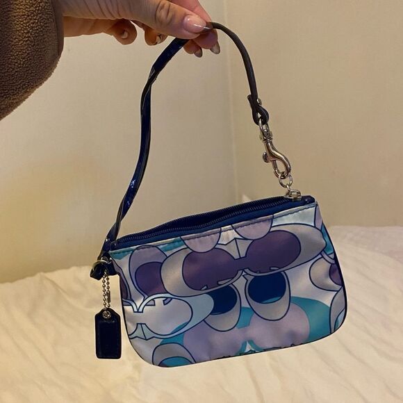 COACH Wristlet/ Mini bag - Picture 3 of 7